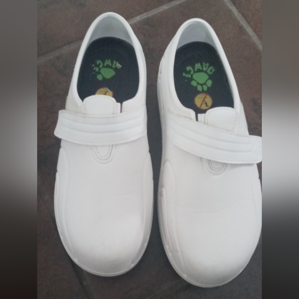 Dawgs UltraLight Tracker Toner White Slip-on Shoe Women's EU 37 US 7